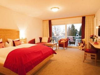 Hotel H&ouml;chenschwand Hotel N&auml;gele Familie Heinen GmbH tableau 2