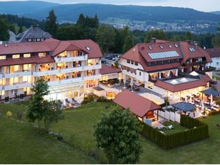 Hotel H&ouml;chenschwand Hotel N&auml;gele Familie Heinen GmbH tableau 1